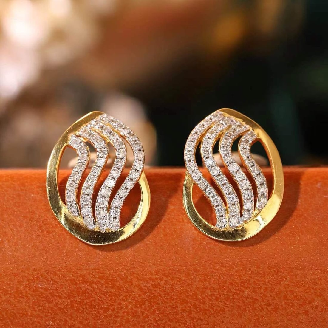 14k Gold 0.40 Ct Natural H Diamond Earrings: Ref:231182325 // gold content:14k gold // main gemstone:diamond // shape:round // carat weight:0. 40ct // clarity grade:vs-si // color:h // treatment:natural // cut grade:g // Condition: New Low
