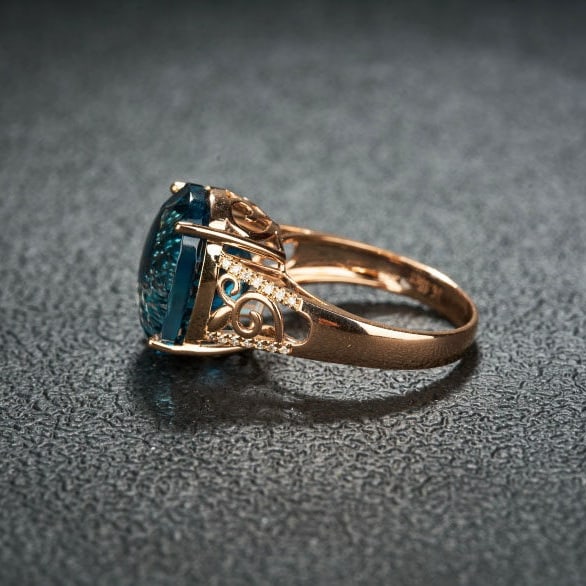 14k Gold 14.55 Ct Natural Topaz & Diamond Ring - 4