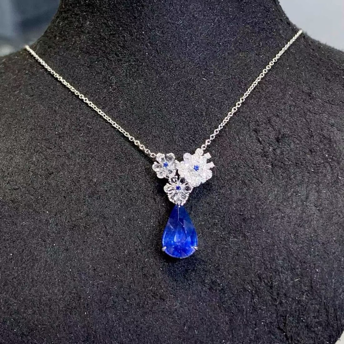 14k Gold 2.7 Ct Natural Sapphire & Diamond & Sapphire Necklace - 3