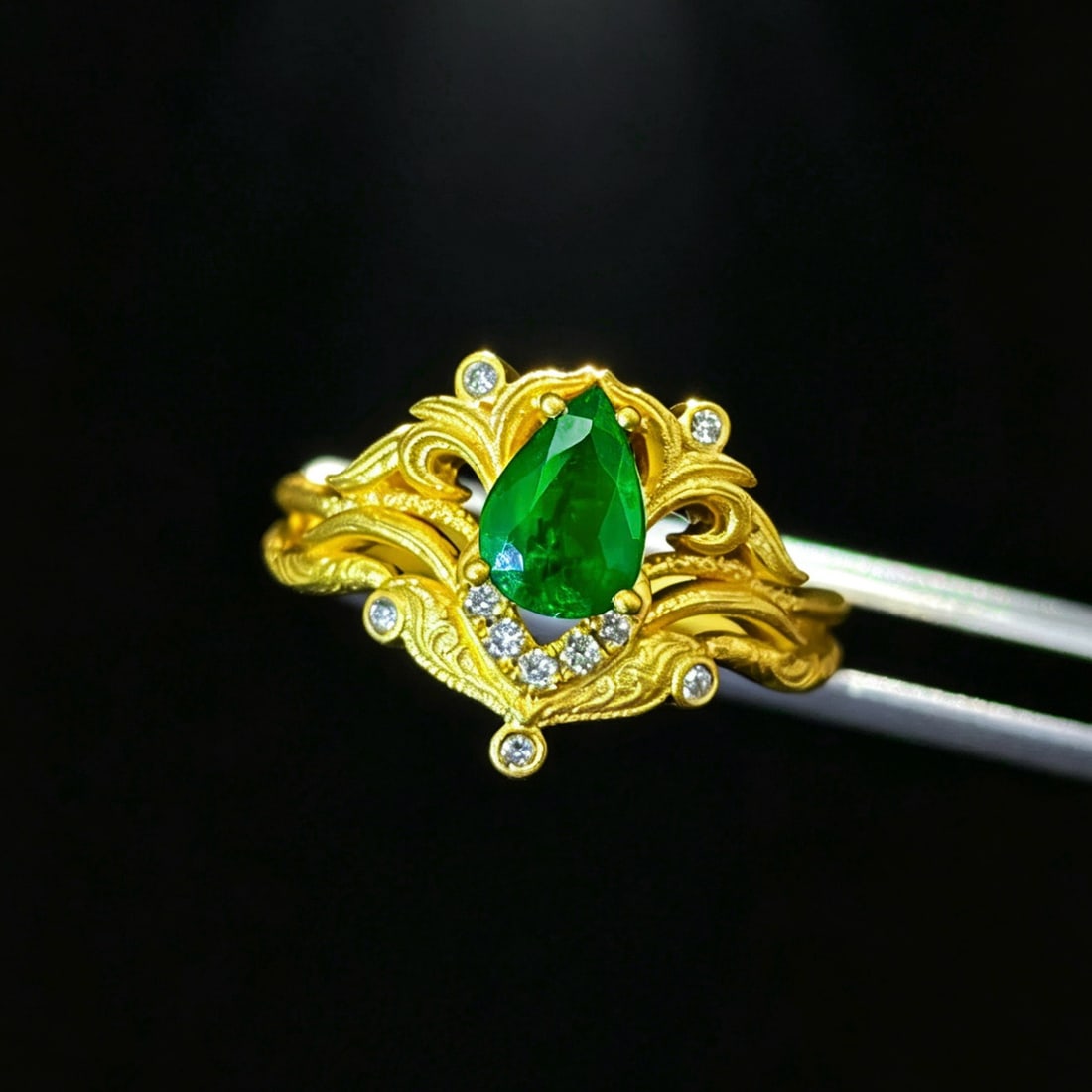 14k Gold 0.58 Ctw Vivid Green Natural Emerald & Diamond Ring - 2