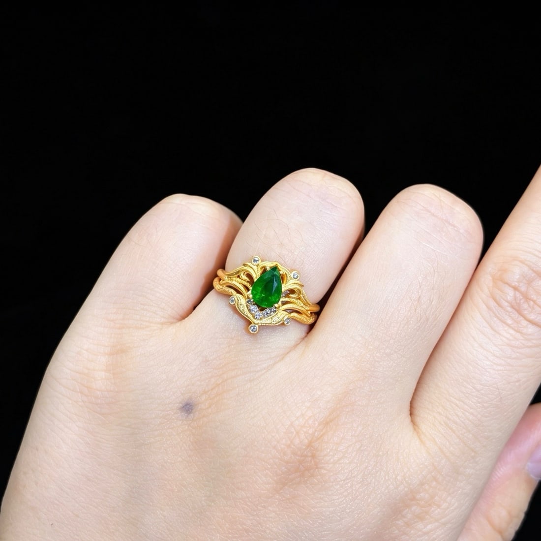 14k Gold 0.58 Ctw Vivid Green Natural Emerald & Diamond Ring - 6