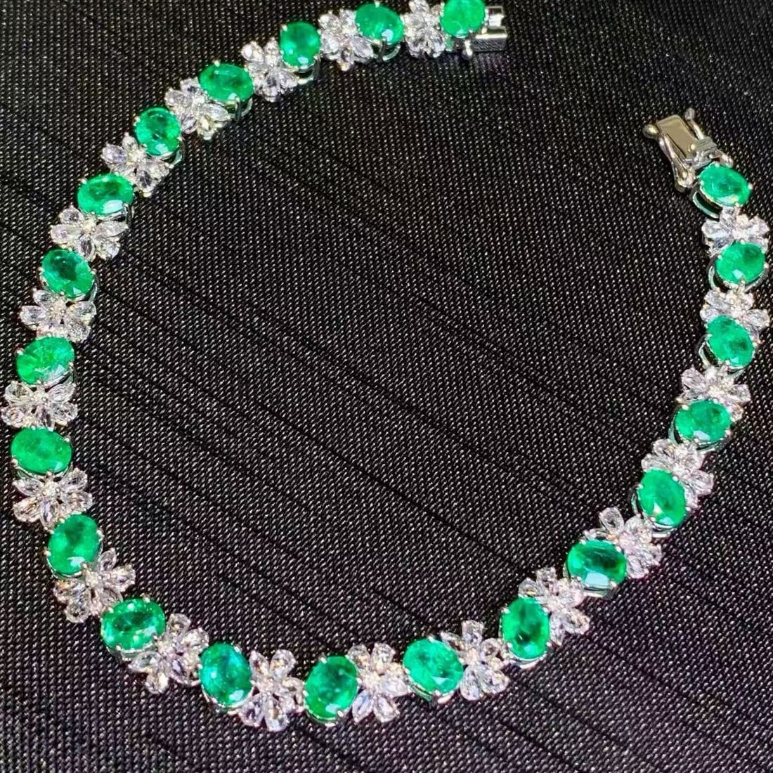 14k Gold 5.5 Ct Natural Emerald & Diamond & Sapphire Bracelet (1 of 6)