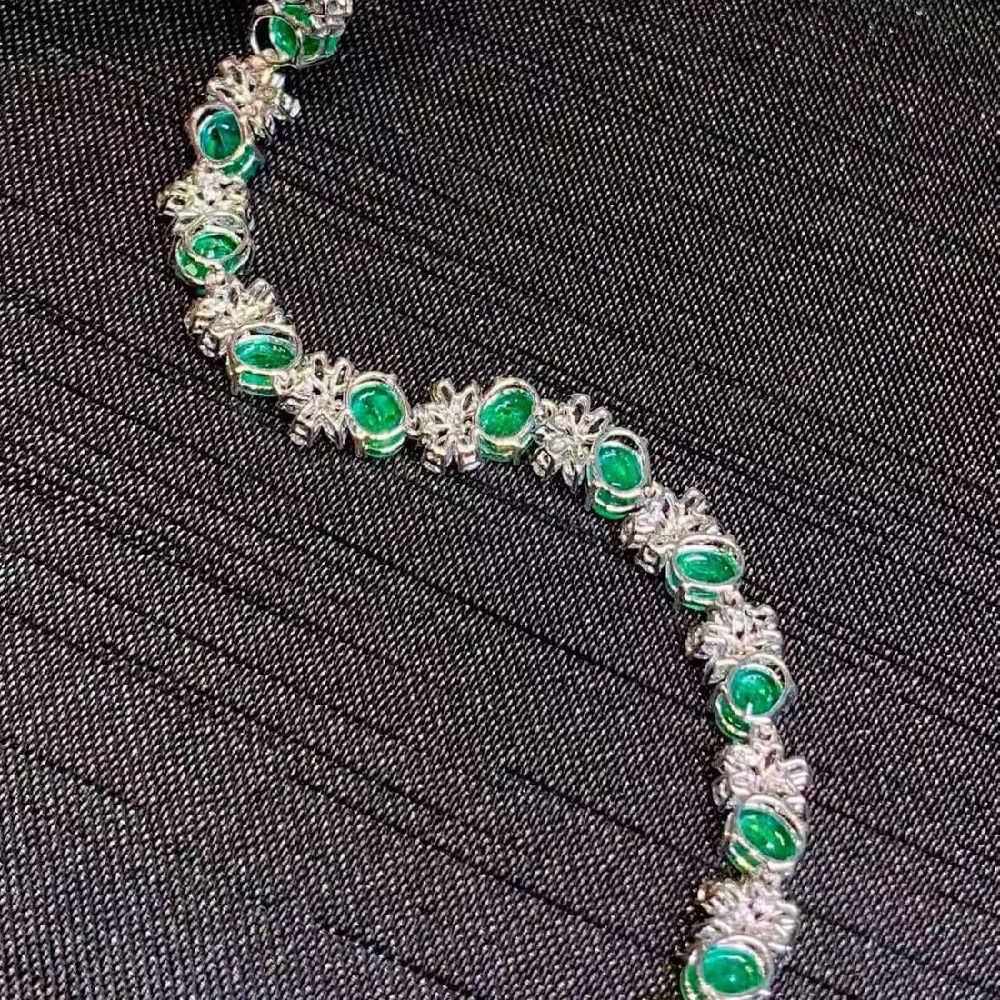 14k Gold 5.5 Ct Natural Emerald & Diamond & Sapphire Bracelet - 4