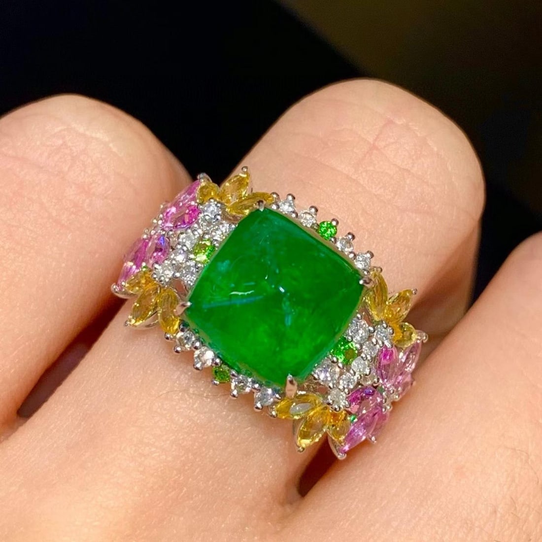 14k Gold 4.53 Ct Natural Emerald & Diamond & Coloured Gemstone Ring: Ref:231182358 // gold content:14k gold // ring size:7. 25us // // main gemstone:emerald // shape:sugar-loaf // carat weight:4. 53ct // color:green // treatment:natural // // adjacent gemstone 2 : diam