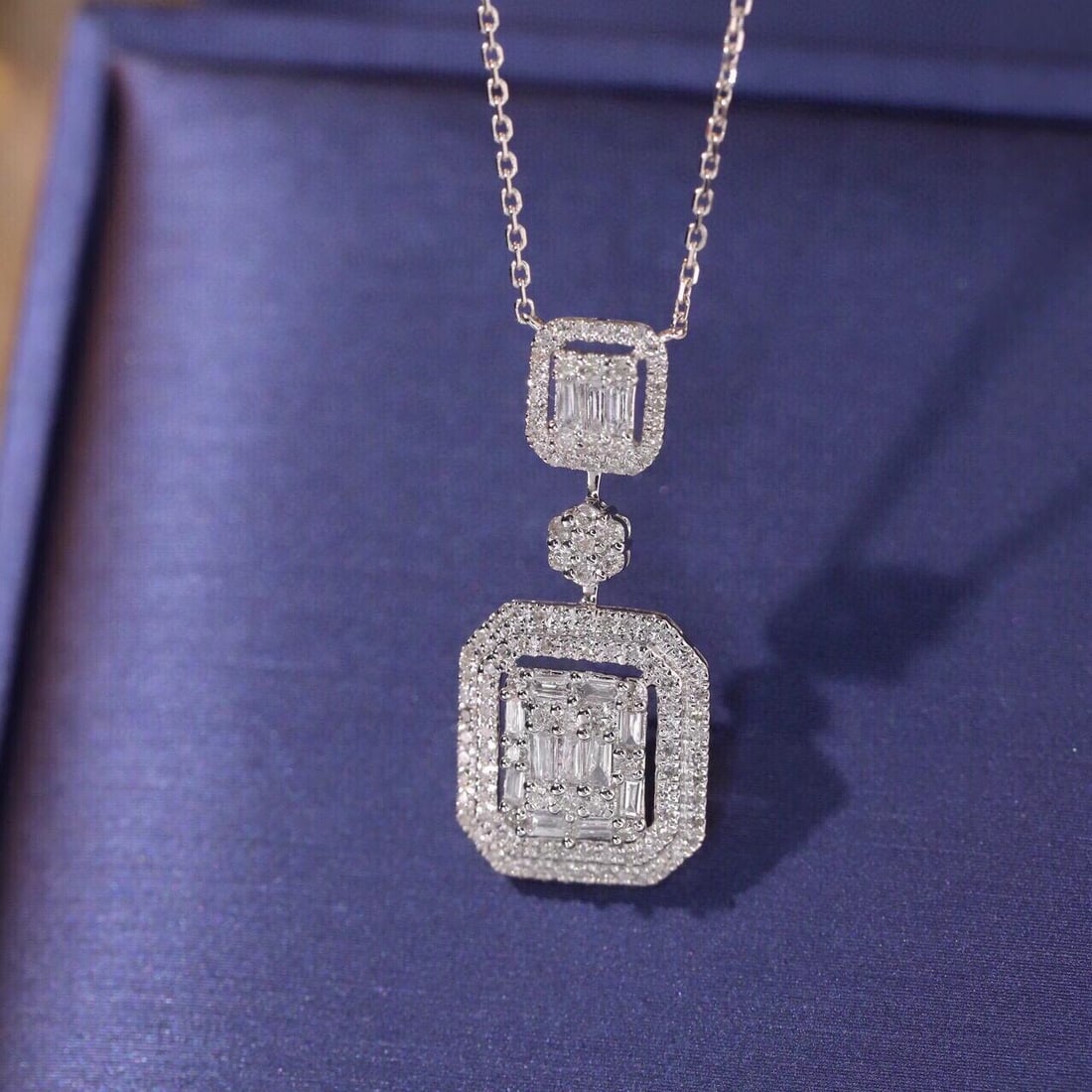 14k Gold 0.65 Ct Natural H Diamond Necklace: Ref:231182369 // gold content:14k gold // main gemstone:diamond // shape:multiple // carat weight:0. 65ct // clarity grade:vs-si // color:h // treatment:natural // Condition: New Low Estimate: