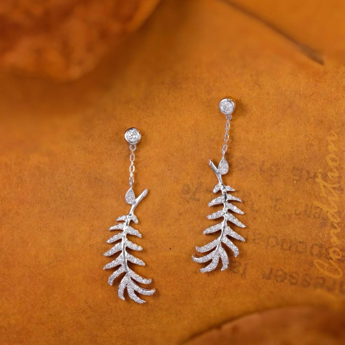 14k Gold 0.5 Ct Natural H Diamond Earrings: Ref:231182373 // gold content:14k gold // main gemstone:diamond // shape:round // carat weight:0. 5ct // clarity grade:vs-si // color:h // treatment:natural // cut grade:g // Condition: New Low