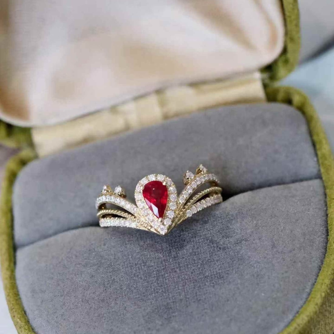 14k Gold 0.92 Ctw Natural Ruby & Diamond Ring - 4