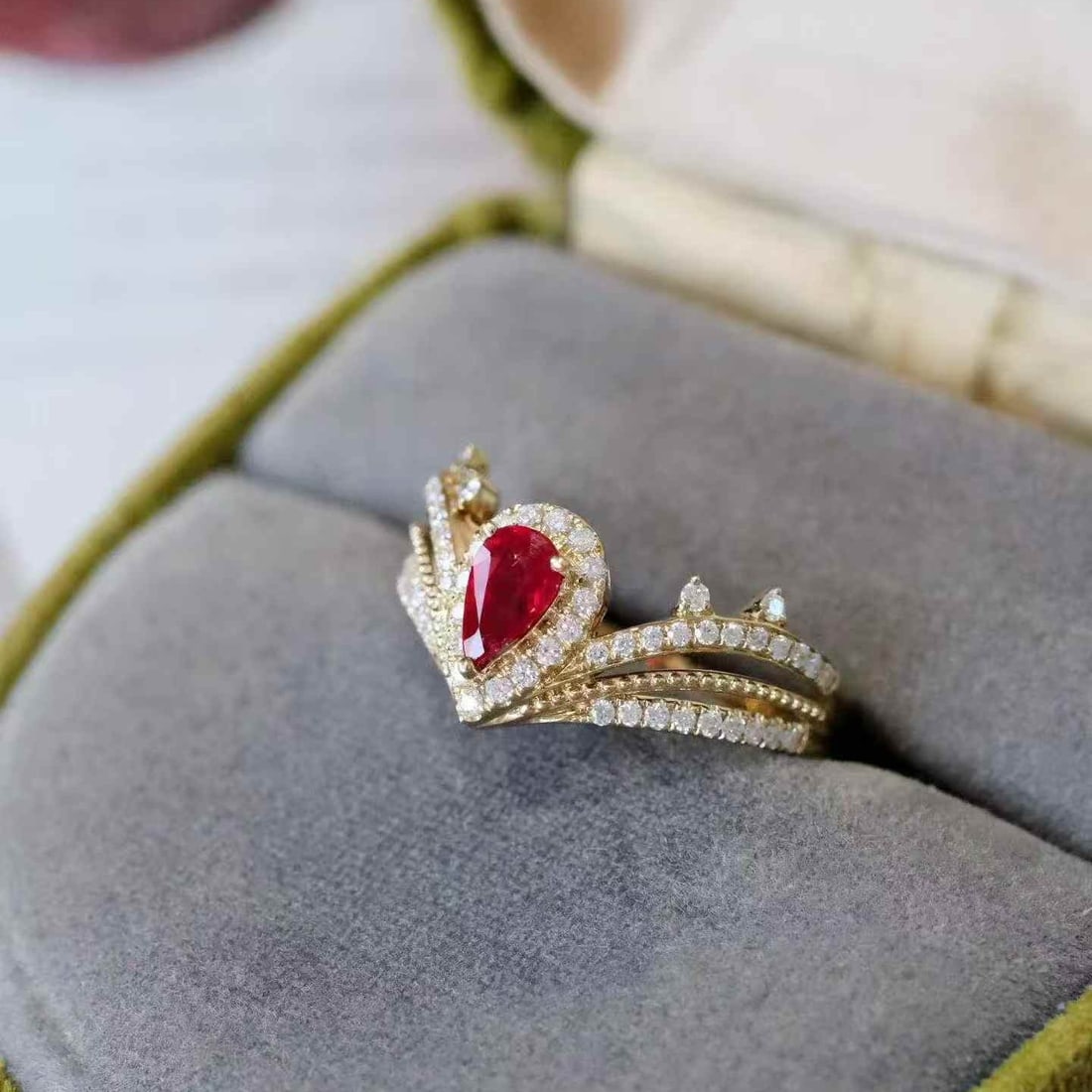 14k Gold 0.92 Ctw Natural Ruby & Diamond Ring - 5