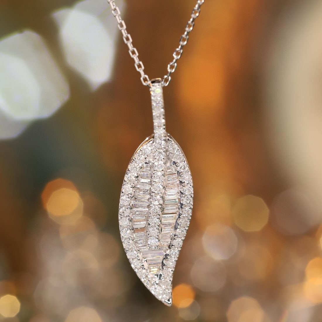 14k Gold 0.75 Ct Natural H Diamond Necklace: Ref:231182412 // gold content:14k gold // main gemstone:diamond // shape:multiple // carat weight:0. 75ct // clarity grade:vs-si // color:h // treatment:natural // Condition: New Low Estimate: