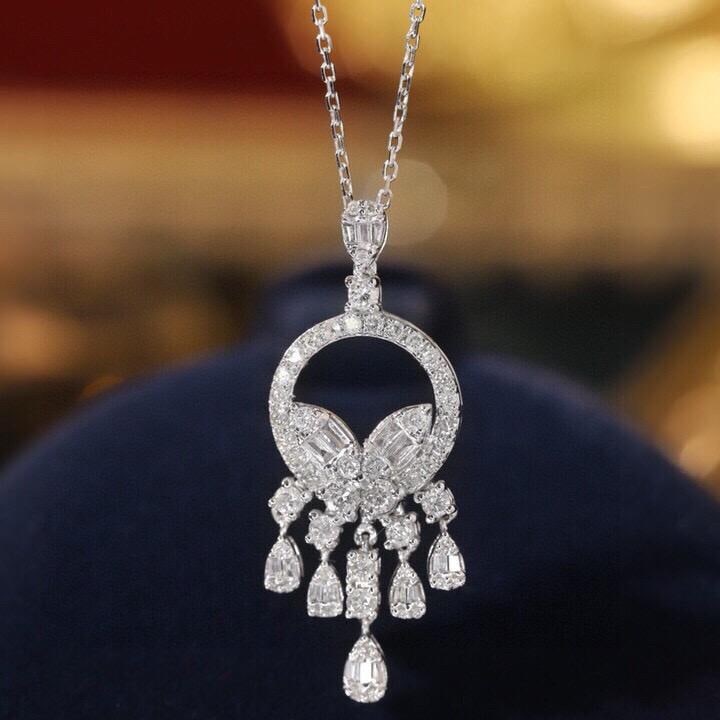 14k Gold 0.75 Ct Natural H Diamond Necklace: Ref:231182417 // gold content:14k gold // main gemstone:diamond // shape:multiple // carat weight:0. 75ct // clarity grade:vs-si // color:h // treatment:natural // Condition: New Low Estimate: