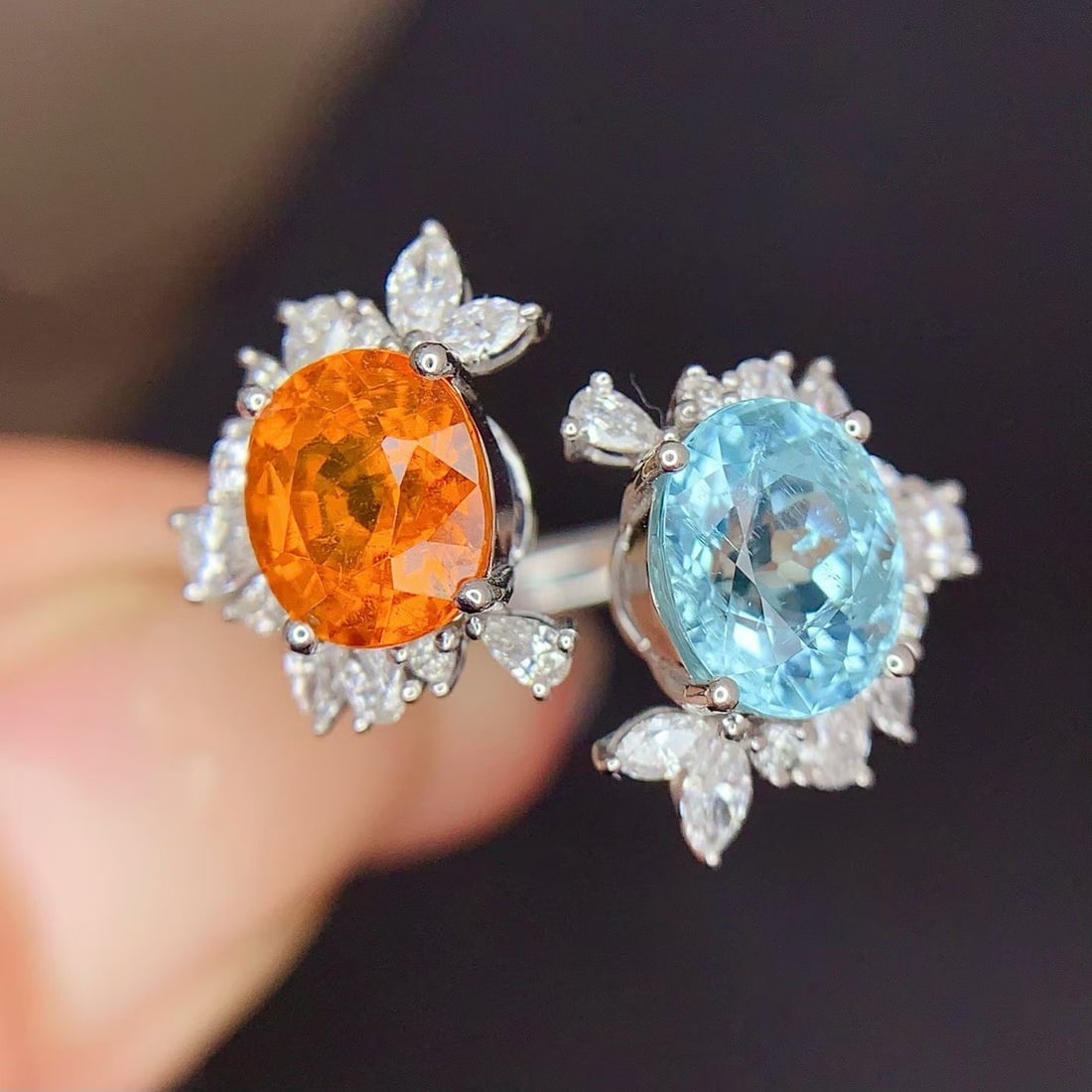 14k Gold 3.80 Ctw Natural Paraiba Tourmaline & Spessartine & Toi Et Moi Ring: Ref:231182430 // gold content:14k gold // ring size:7. 25us // // main gemstone:paraiba tourmaline // shape:oval // carat weight:1. 85ct // color:blue // treatment:natural // // adjacent gemstone 2 :