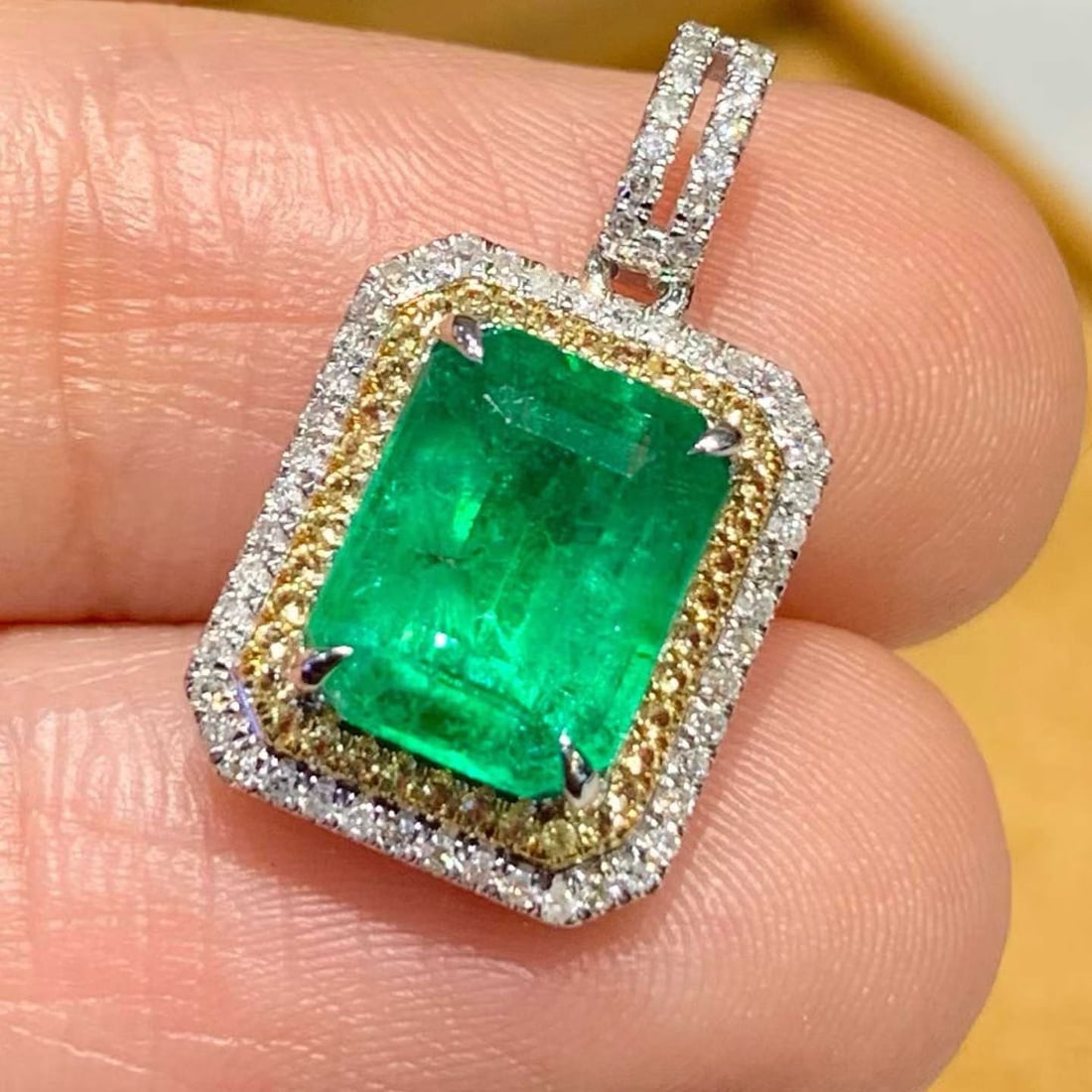 14k Gold 2.1 Ct Natural Emerald & Diamond Pendant( Without Chain ) - 3