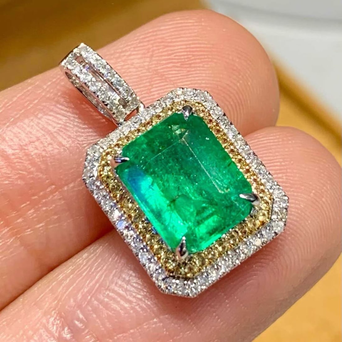 14k Gold 2.1 Ct Natural Emerald & Diamond Pendant( Without Chain ) - 4