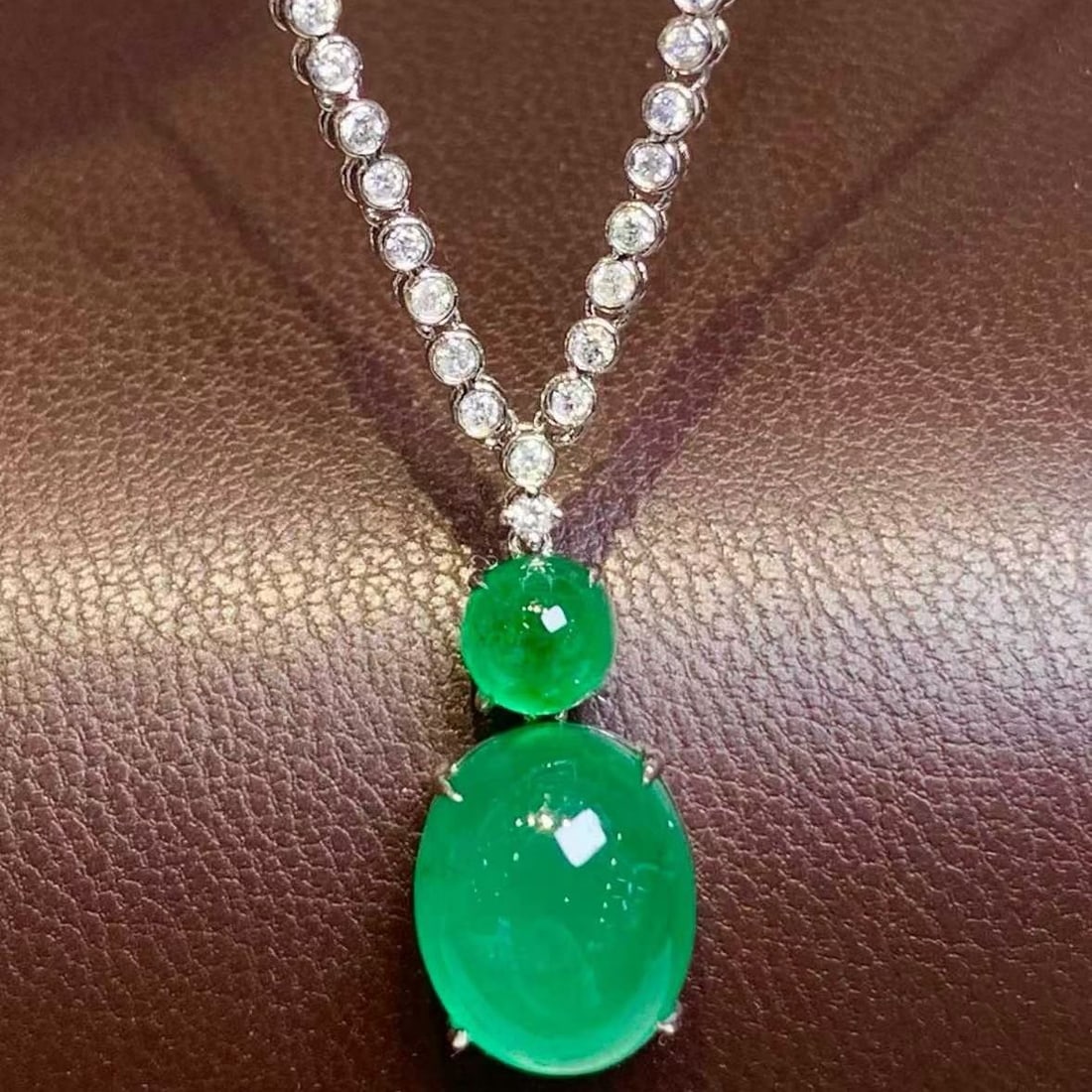 14k Gold 5.8 Ct Natural Emerald & Diamond Necklace (1 of 6)