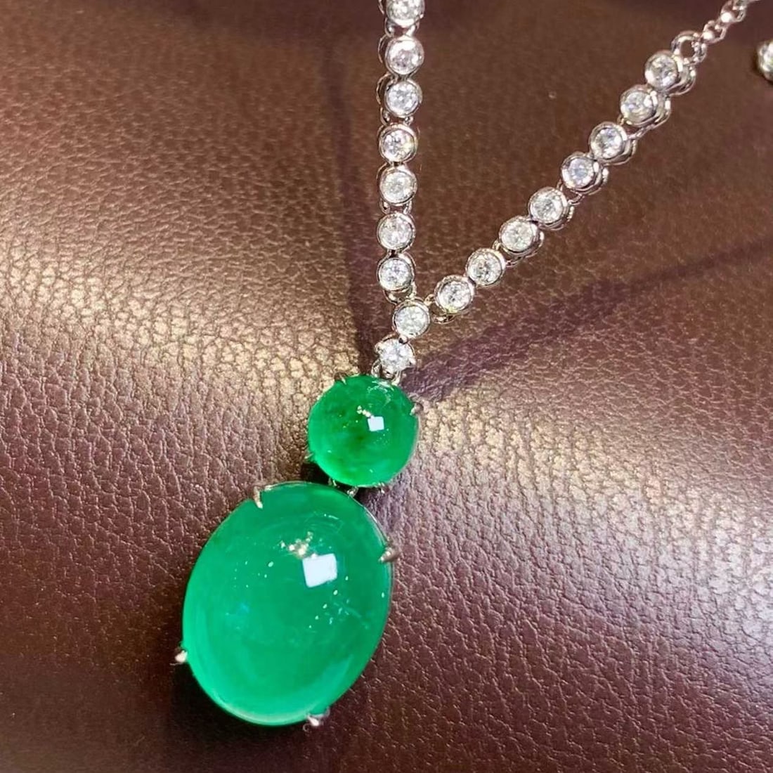14k Gold 5.8 Ct Natural Emerald & Diamond Necklace - 2