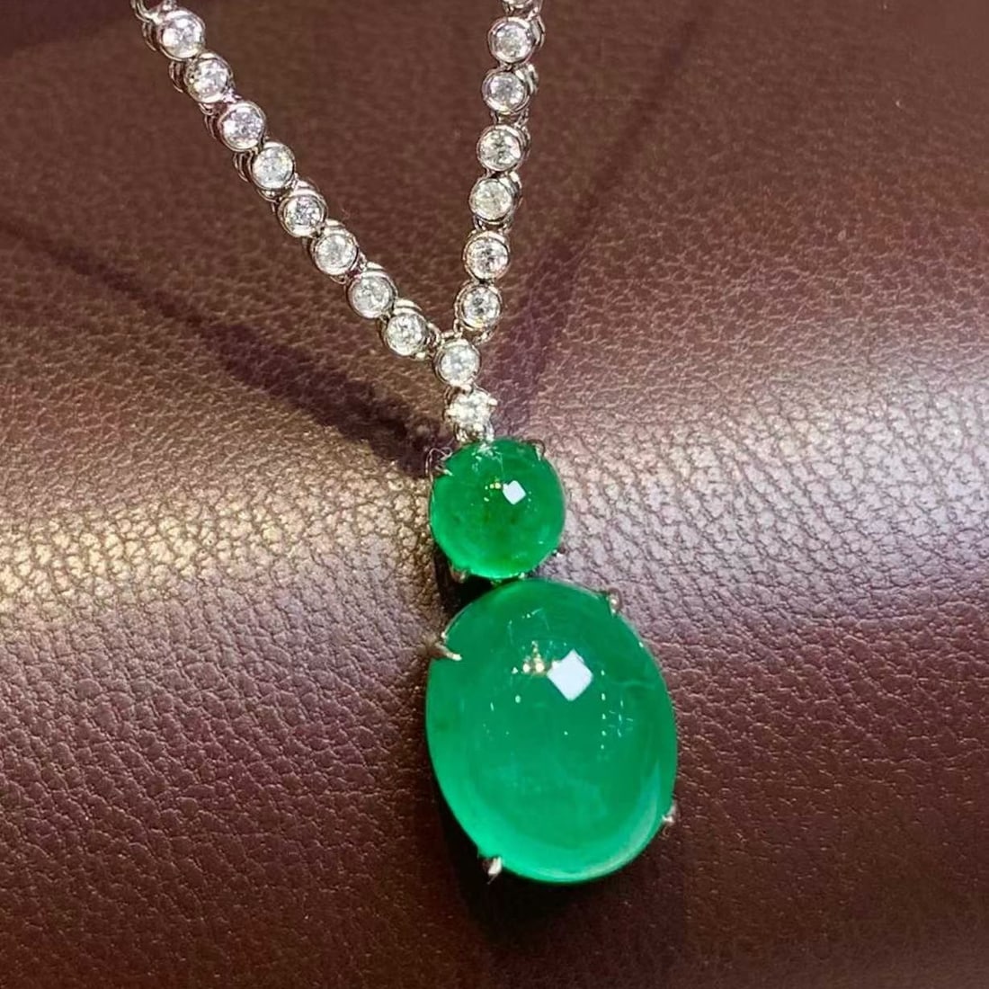 14k Gold 5.8 Ct Natural Emerald & Diamond Necklace - 4