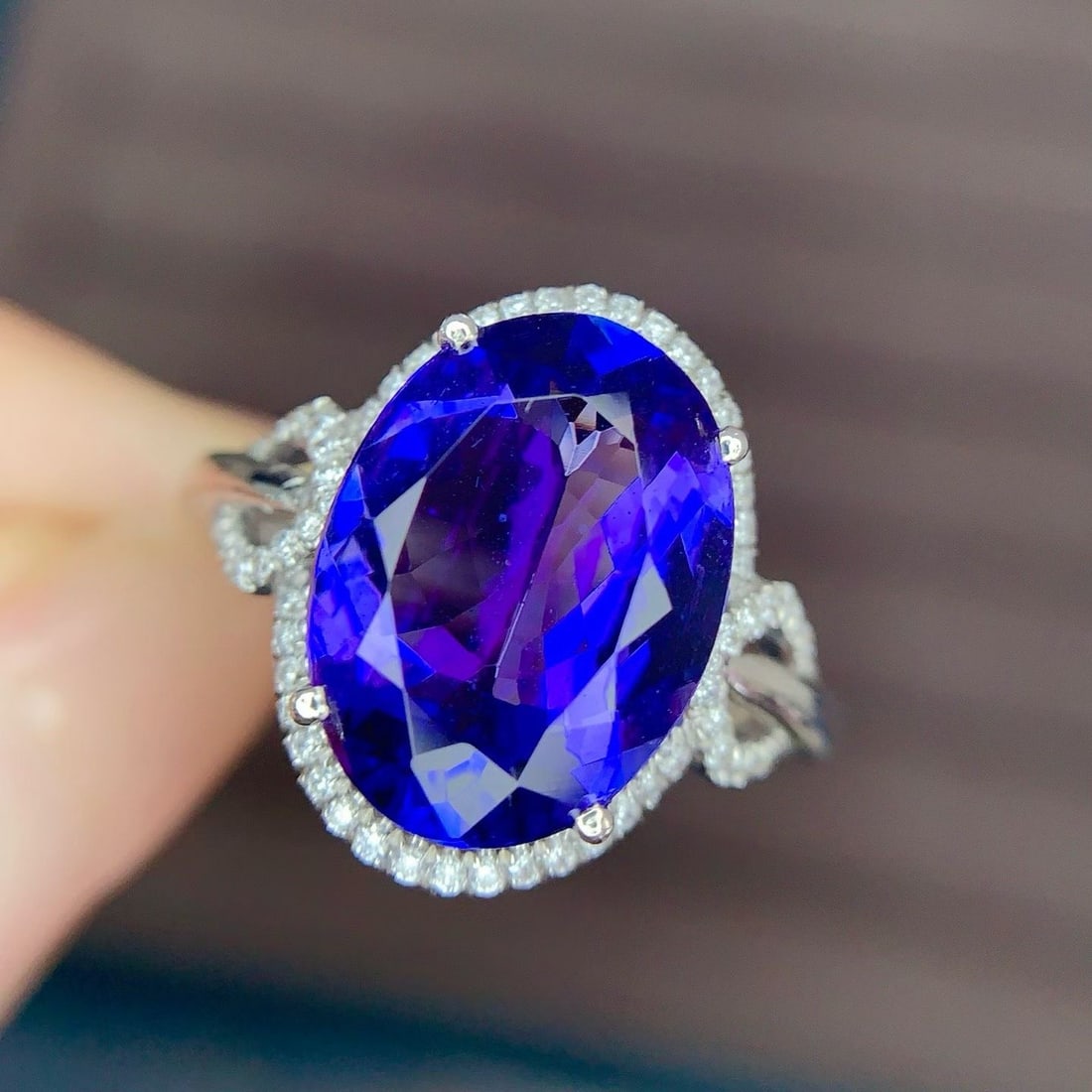 14k Gold 5 Ct Natural Tanzanite & Diamond Ring - 2