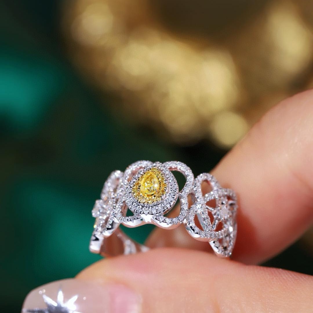 14k Gold 0.55 Ctw Natural Yellow Diamond & Diamond Ring - 3