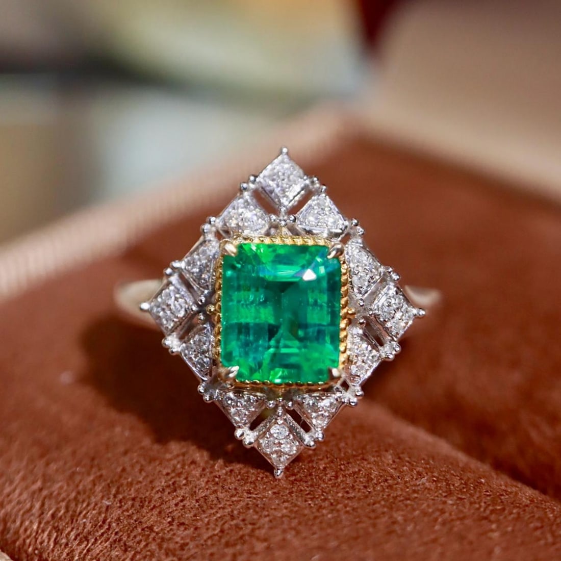 14k Gold 1.66 Ctw Natural Emerald & Diamond Ring - 3