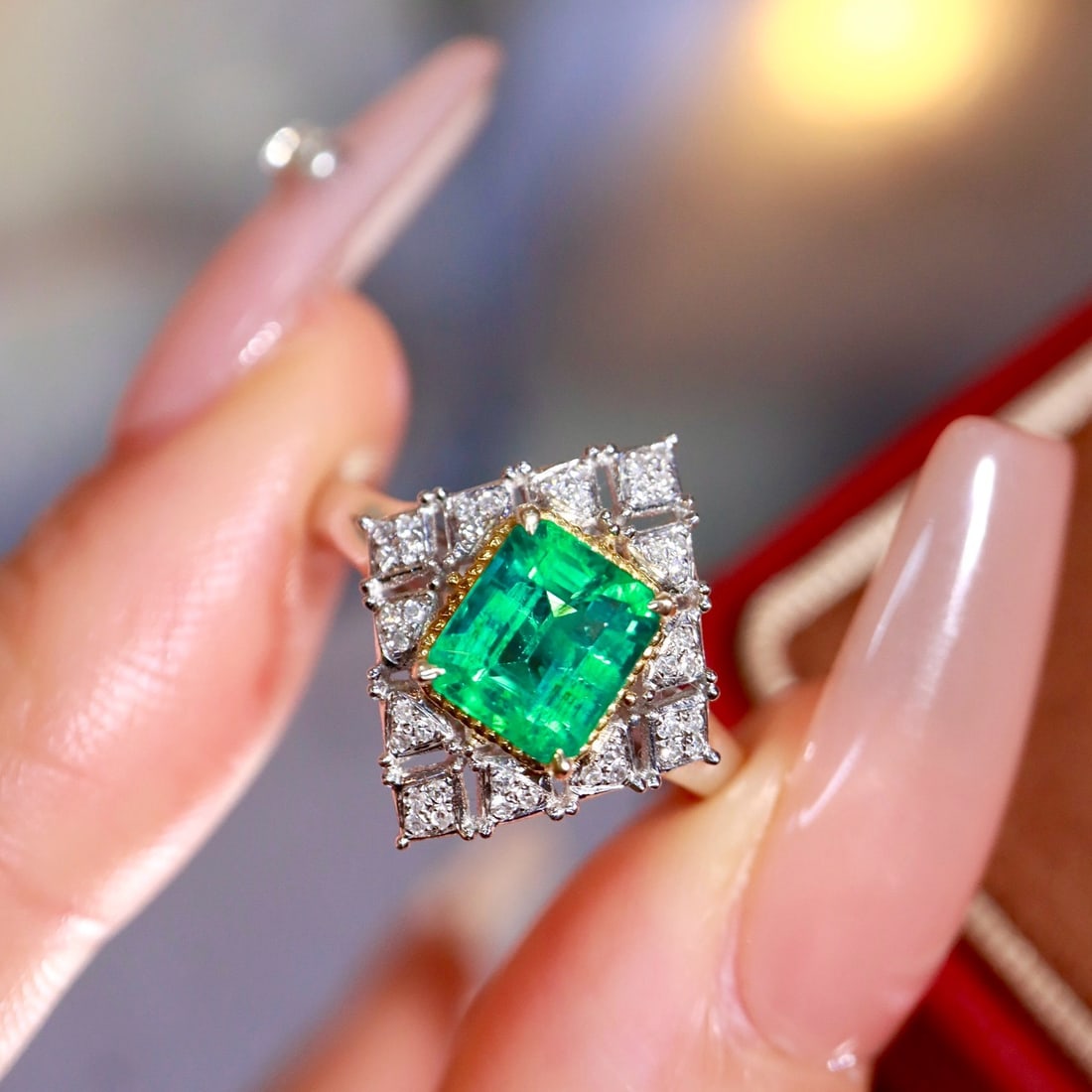 14k Gold 1.66 Ctw Natural Emerald & Diamond Ring - 6
