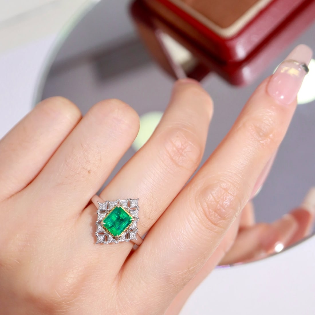 14k Gold 1.66 Ctw Natural Emerald & Diamond Ring - 9