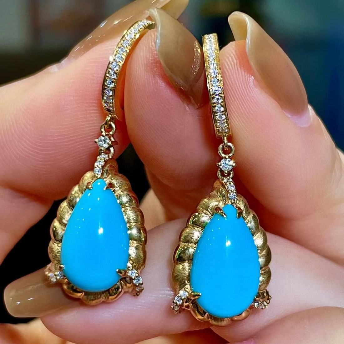 14k Gold 5.63 Ctw Natural Blue Turquoise & Diamond Earrings: Ref:231183066 // gold content:14k gold // main gemstone:blue turquoise // shape:pear // carat weight:5. 39ct // color:blue // treatment:natural // // adjacent gemstone 2 : diamond // shape:round //