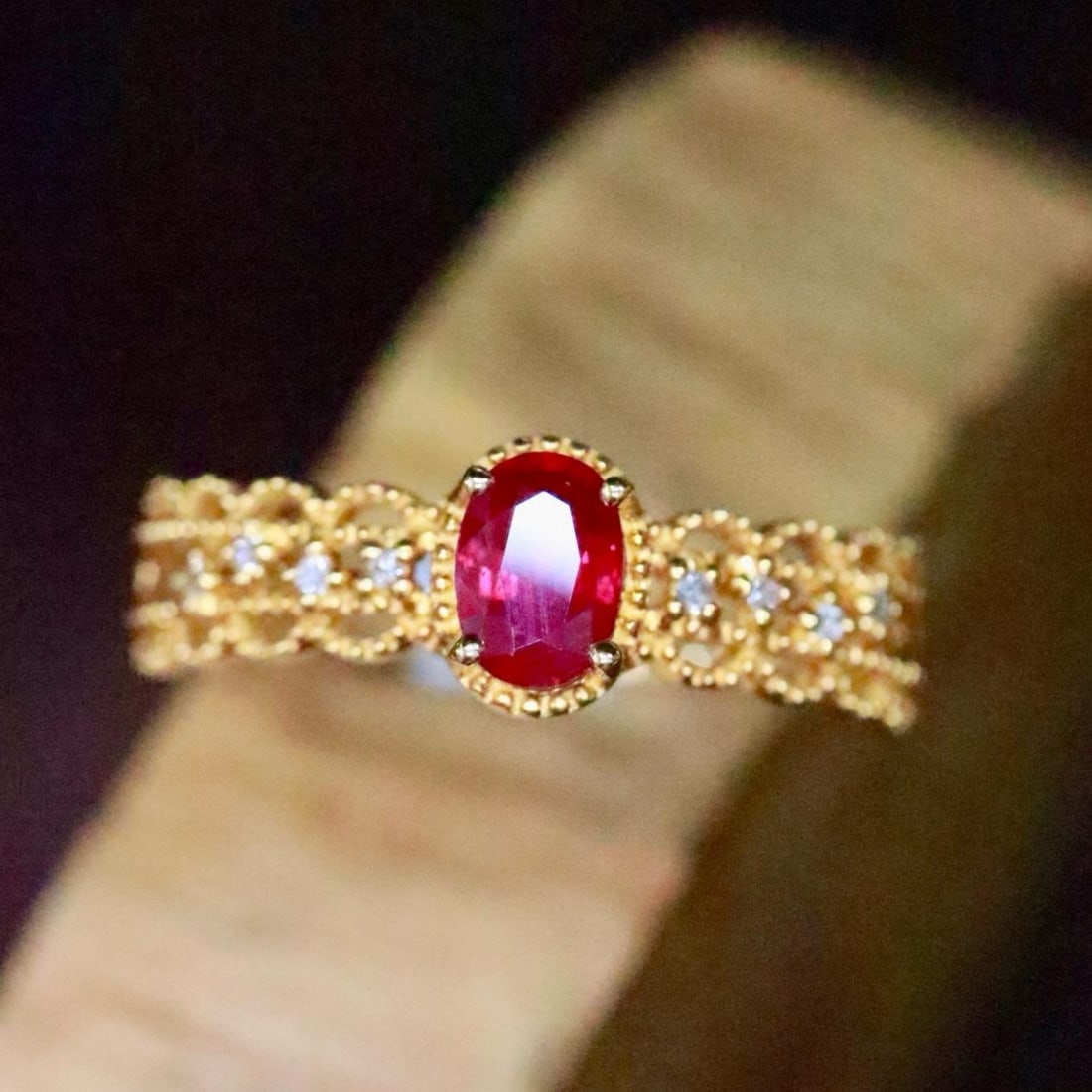 14k Gold 0.42 Ctw Natural Ruby & Diamond Ring: Ref:231183100 // gold content:14k gold // ring size:7. 25us // // main gemstone:ruby // shape:oval // carat weight:0. 39ct // color:red // treatment:natural // // adjacent gemstone 2 : diamond //