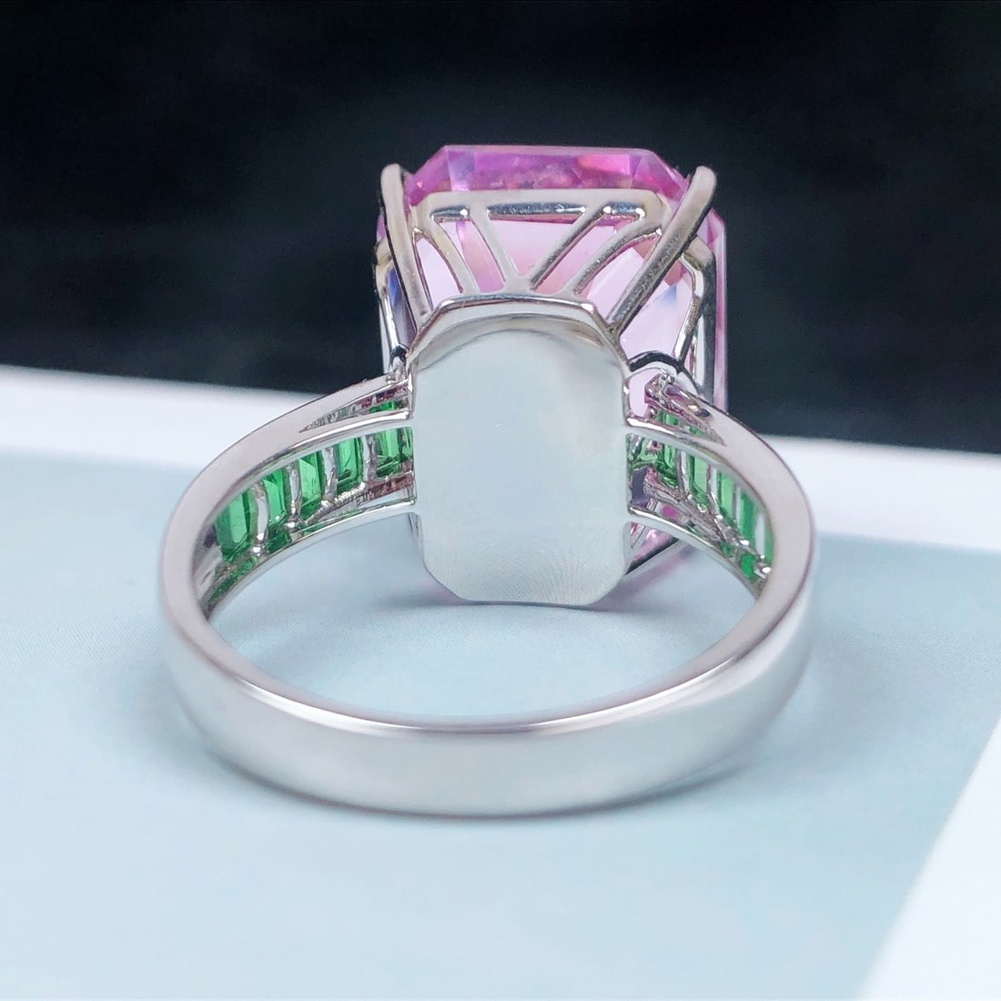 14k Gold 20.18 Ctw Natural Kunzite & Tsavorite Ring - 6