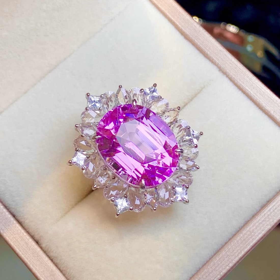 14k Gold 20.2 Ct Natural Kunzite & Sapphire Ring - 2