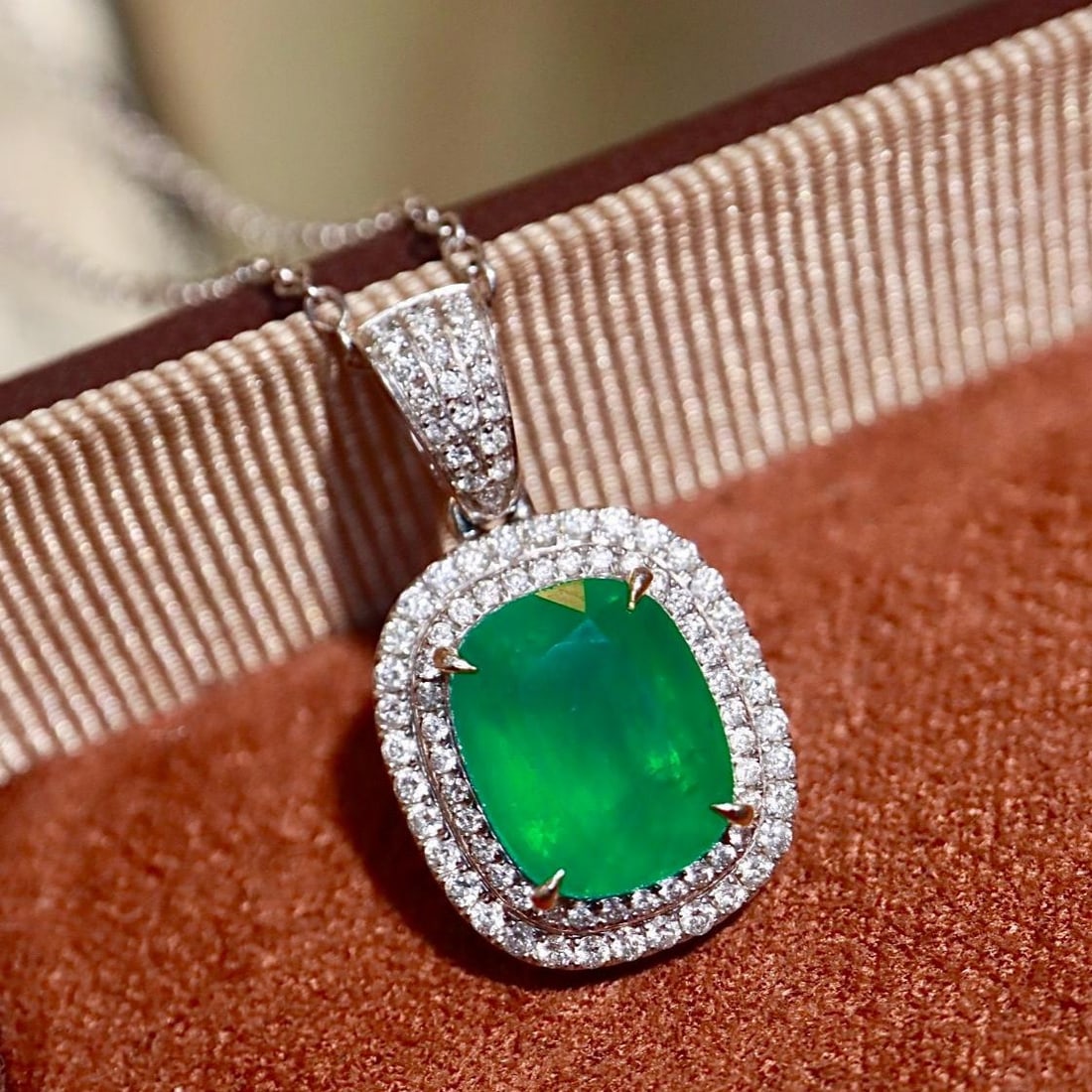 14k Gold 2.54 Ctw Natural Emerald & Diamond Pendant( Without Chain ): Ref:231183186 // gold content:14k gold // main gemstone:emerald // shape:cushion // carat weight:2. 28ct // color:green // treatment:natural // // adjacent gemstone 2 : diamond // shape:round //