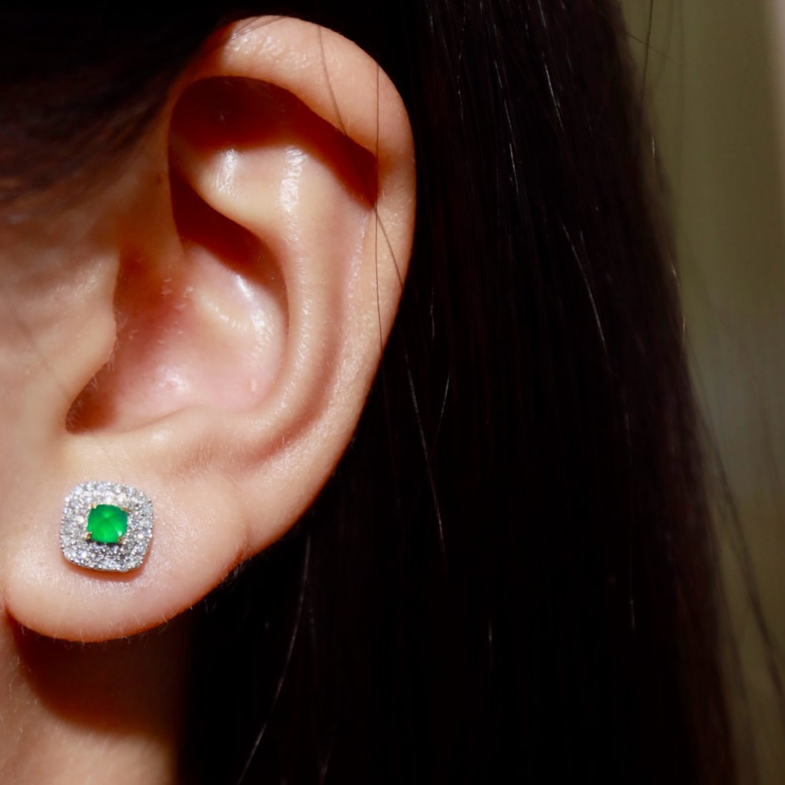 14k Gold 0.76 Ctw Natural Emerald & Diamond Earrings - 4