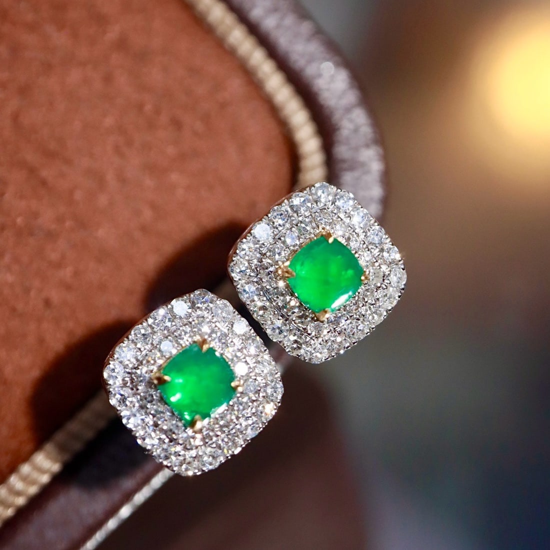14k Gold 0.76 Ctw Natural Emerald & Diamond Earrings - 6