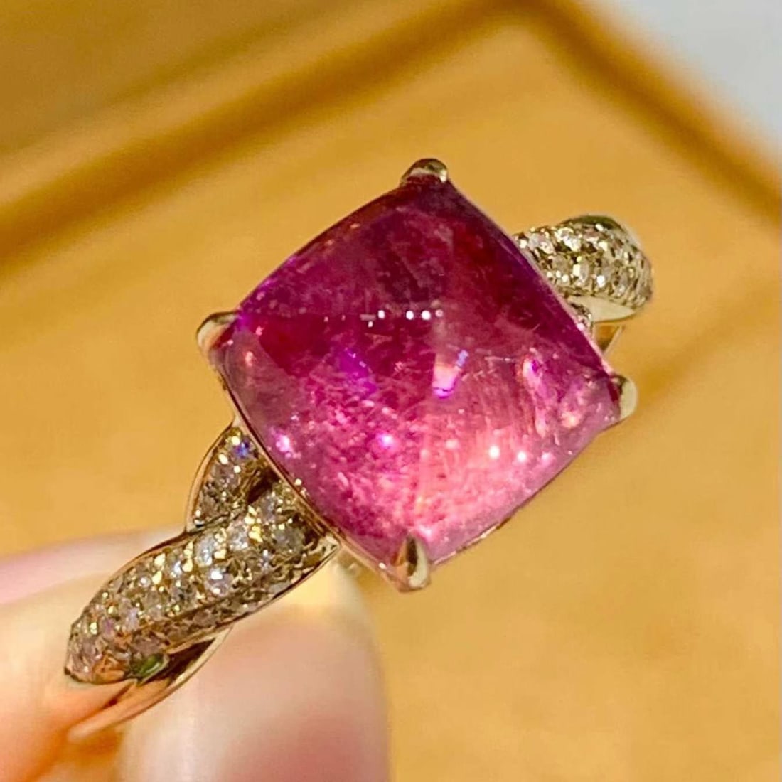 14k Gold 3.3 Ct Natural Tourmaline & Diamond Ring: Ref:231183205 // gold content:14k gold // ring size:7. 25us // // main gemstone:tourmaline // shape:sugar-loaf // carat weight:3. 3ct // color:red // treatment:natural // // adjacent gemstone 2 :