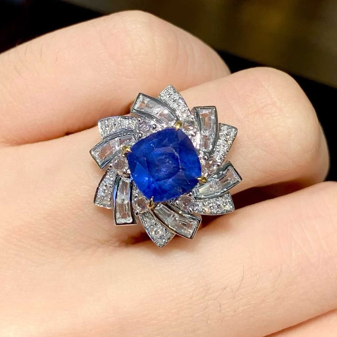 14k Gold 3.3 Ct Natural Sapphire & Diamond & Sapphire Ring - 3