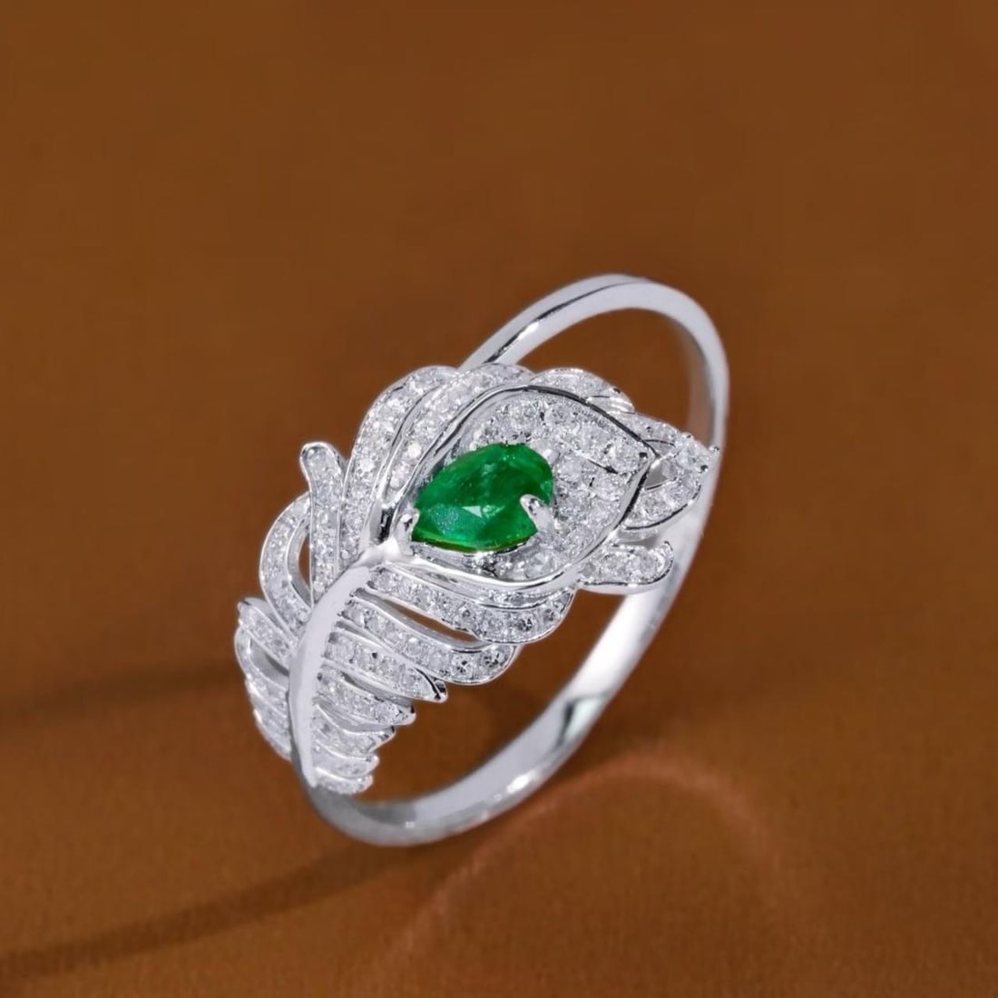 14k Gold 0.51 Ctw Natural Emerald & Diamond Ring: Ref:231183243 // gold content:14k gold // ring size:7. 25us // // main gemstone:emerald // shape:pear // carat weight:0. 25ct // color:green // treatment:natural // // adjacent gemstone 2 : diamond
