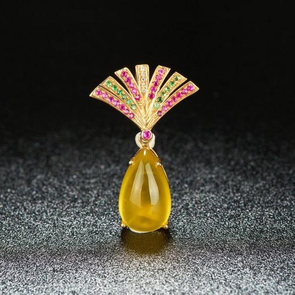 14k Gold 10.05 Ct Natural Prehnite & Diamond & Ruby & Tsavorite Pendant( Without Chain ): Ref:231184019 // gold content:14k gold // main gemstone:prehnite // shape:pear // carat weight:10. 05ct // color:yellow // treatment:natural // // adjacent gemstone 2 : diamond // shape:round //