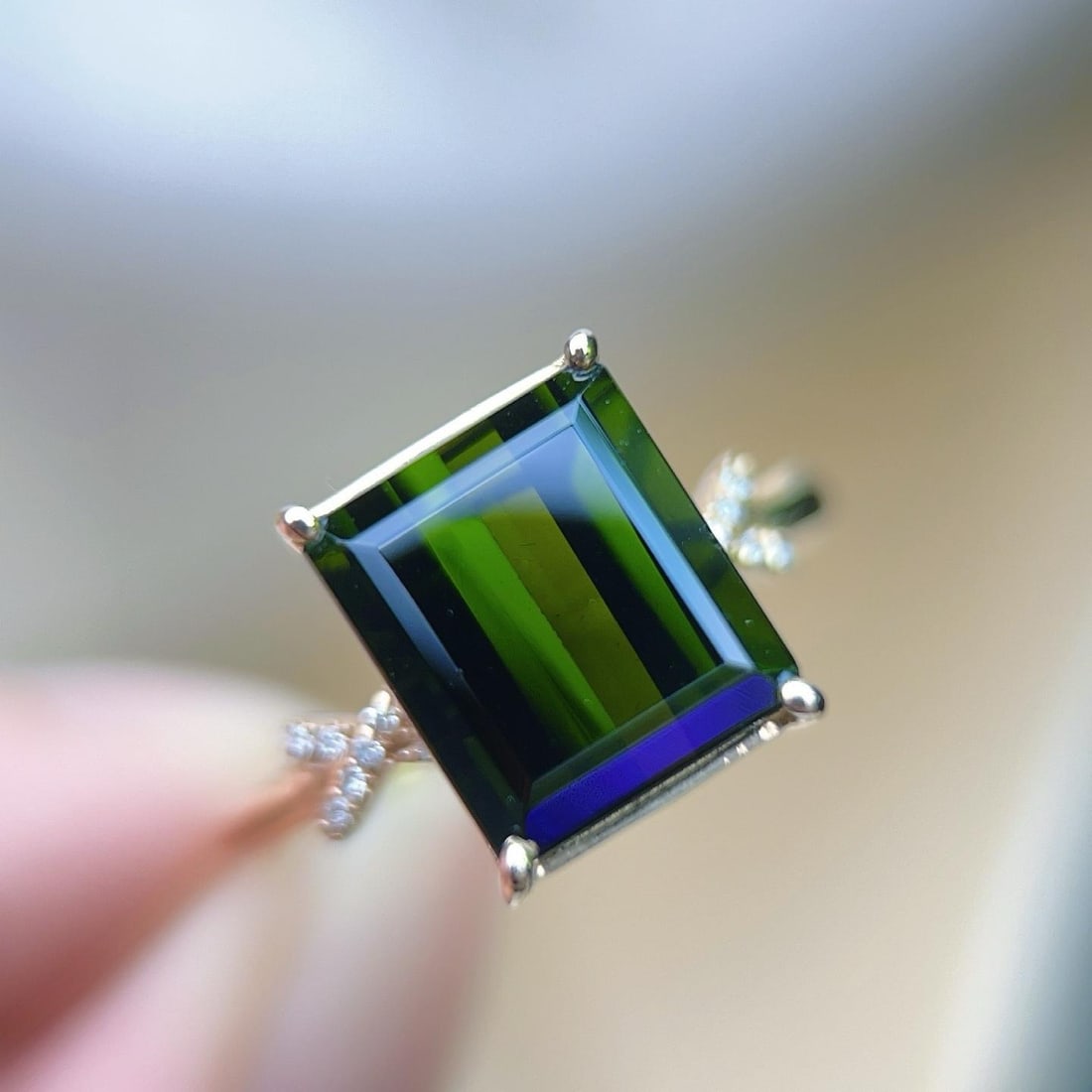 14k Gold 4.65 Ctw Natural Tourmaline & Diamond Ring: Ref:231184022 // gold content:14k gold // ring size:7. 25us // // main gemstone:tourmaline // shape:octagonal // carat weight:4. 6ct // color:green // treatment:natural // // adjacent gemstone 2 :
