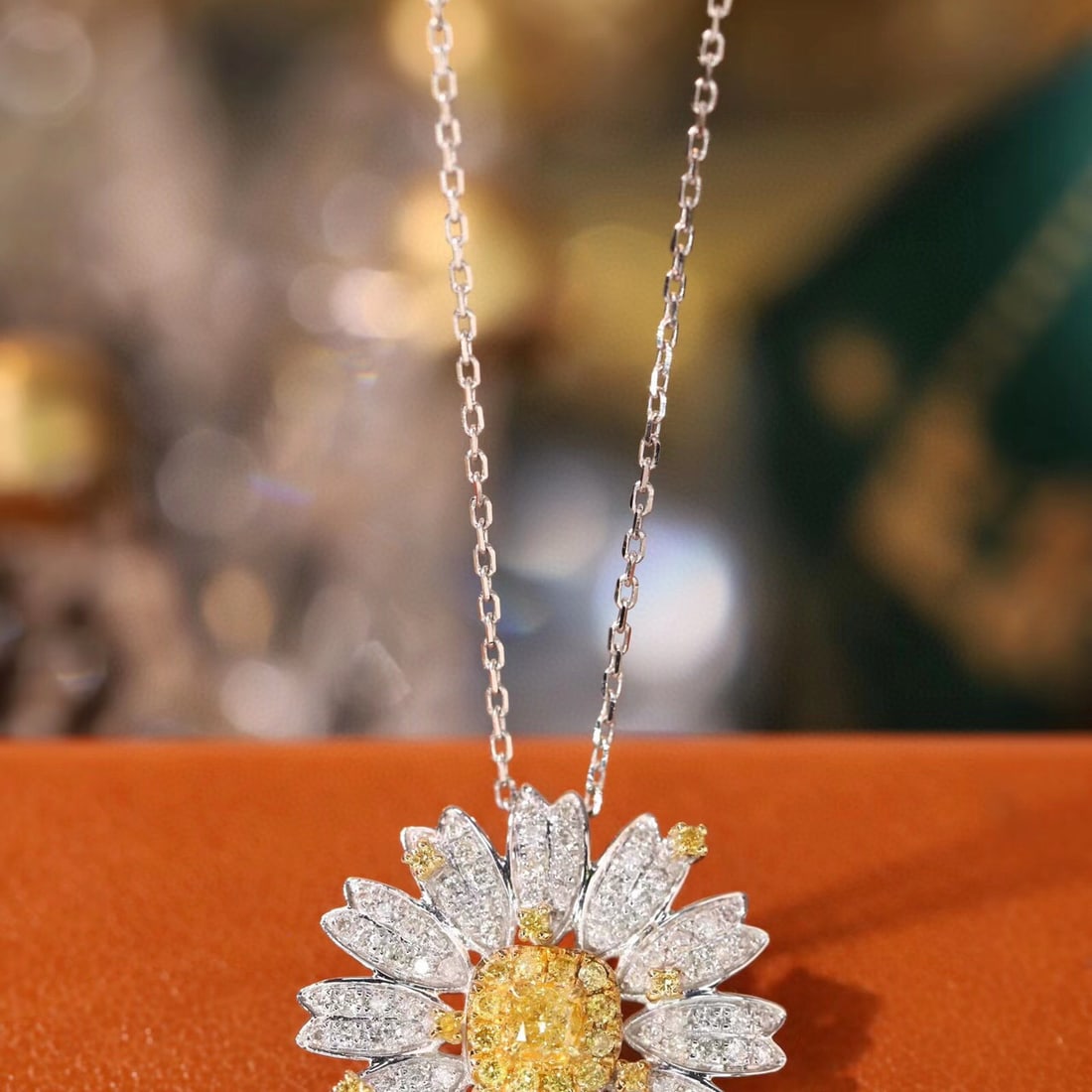 14k Gold 0.70 Ct Natural Color Diamond & Flowers Necklace - 5