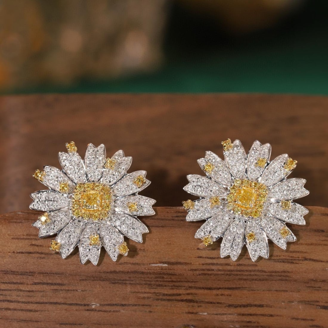 14k Gold 0.90 Ct Natural Color Diamond & Flowers Earrings - 8