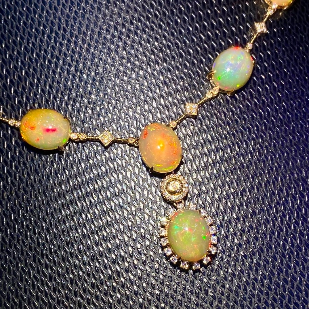 14k Gold 13.25 Ct Natural Opal & Diamond Necklace - 6