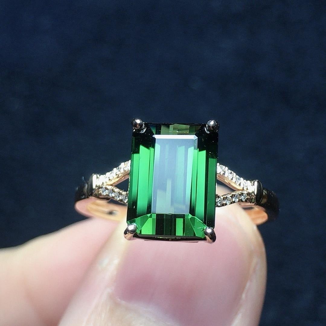 14k Gold 2.88 Ct Natural Tourmaline & Diamond Ring: Ref:231184110 // gold content:14k gold // ring size:7. 25us // // main gemstone:tourmaline // shape:octagonal // carat weight:2. 88ct // color:green // treatment:natural // // adjacent gemstone 2 :