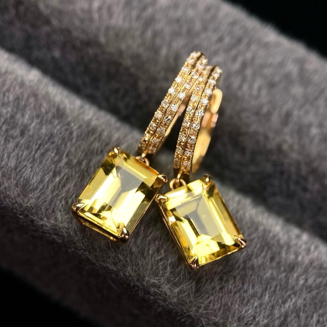 14k Gold 2.63 Ct Natural Citrine & Diamond Earrings: Ref:231184119 // gold content:14k gold // main gemstone:citrine // shape:octagonal // carat weight:2. 63ct // color:yellow // treatment:natural // // adjacent gemstone 2 : diamond // number of