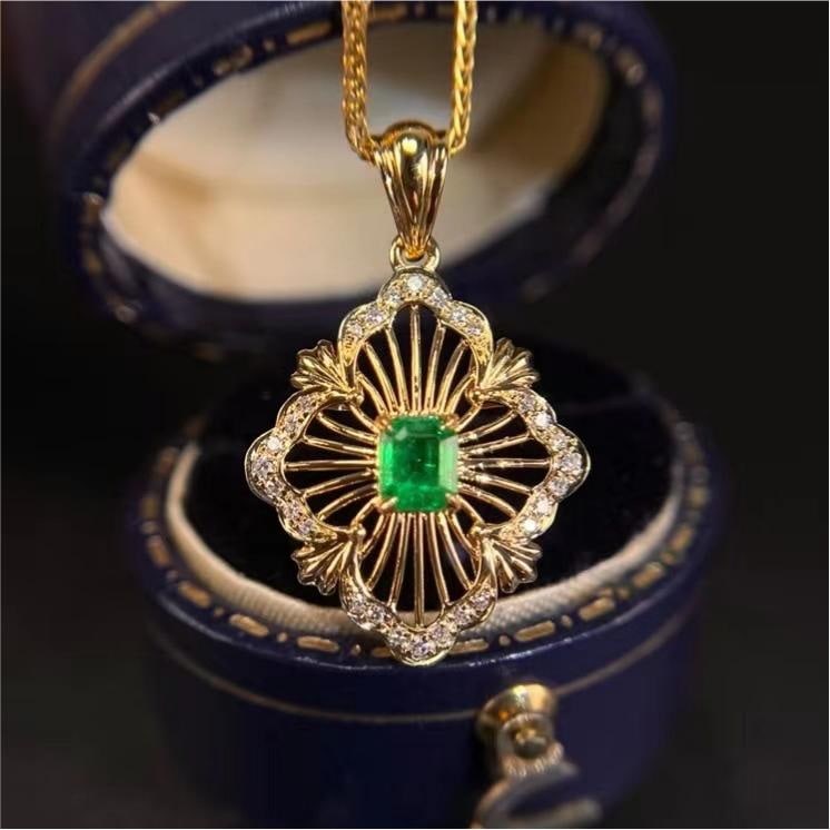 14k Gold 0.41 Ctw Natural Emerald & Diamond Pendant( Without Chain ): Ref:231184128 // gold content:14k gold // main gemstone:emerald // shape:octagonal // carat weight:0. 30ct // color:green // treatment:natural // // adjacent gemstone 2 : diamond // shape:round //