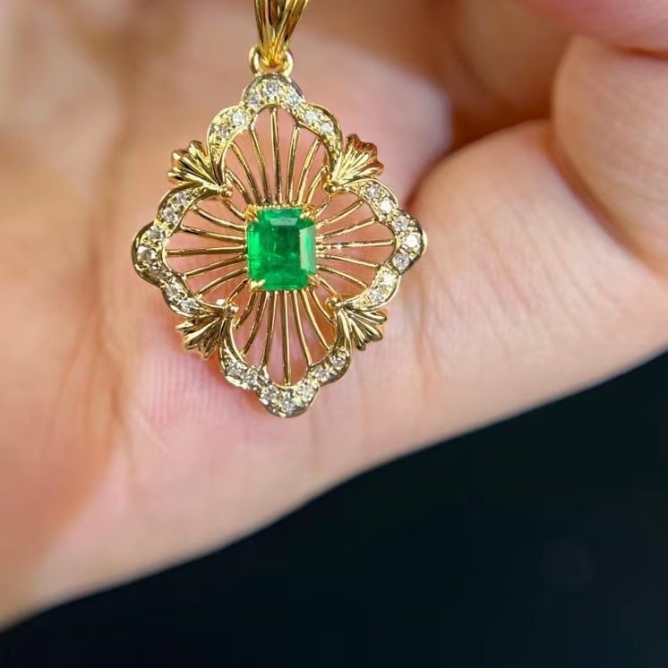 14k Gold 0.41 Ctw Natural Emerald & Diamond Pendant( Without Chain ) - 4