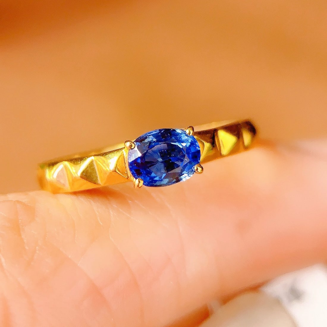 14k Gold 0.8 Ct Natural Sapphire Ring - 2