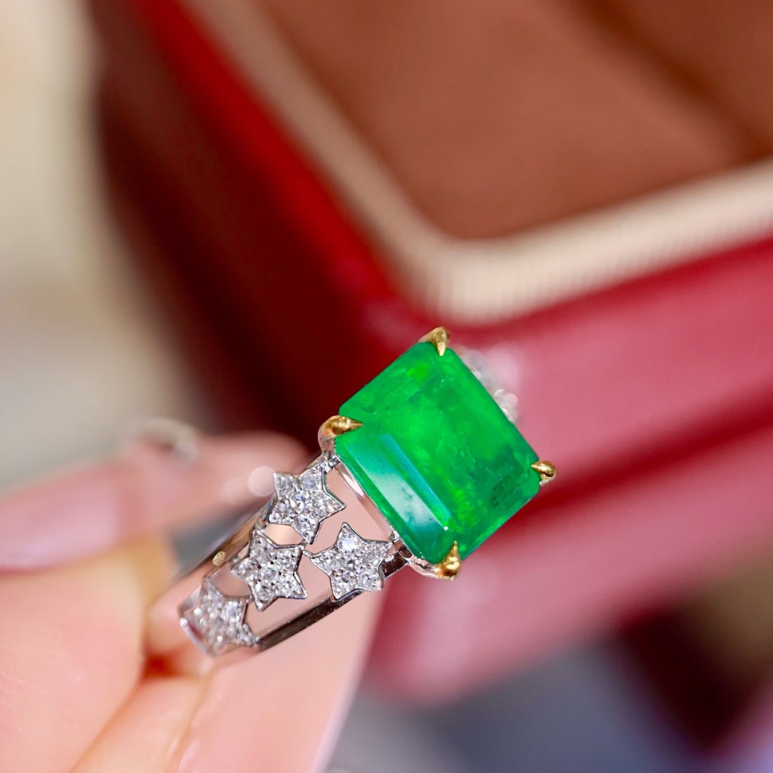 14k Gold 1.70 Ctw Natural Emerald & Diamond Ring - 2