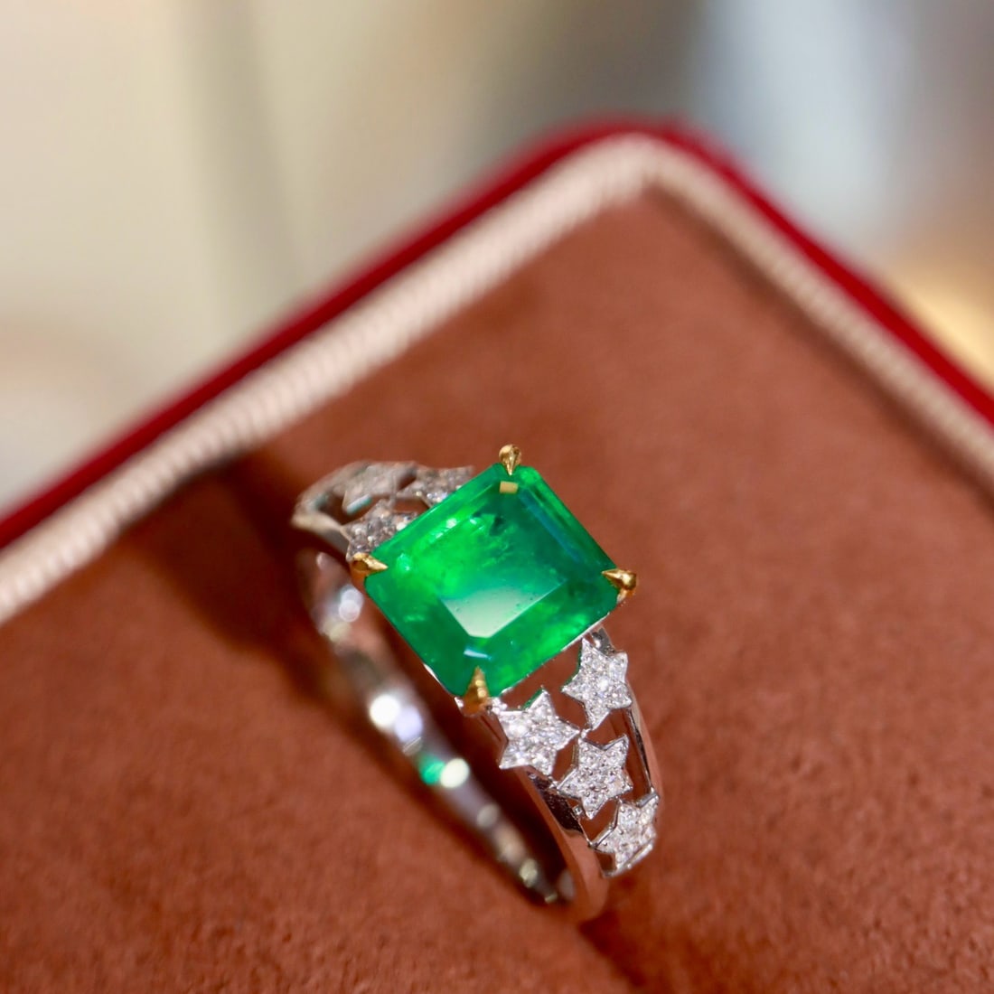 14k Gold 1.70 Ctw Natural Emerald & Diamond Ring - 7
