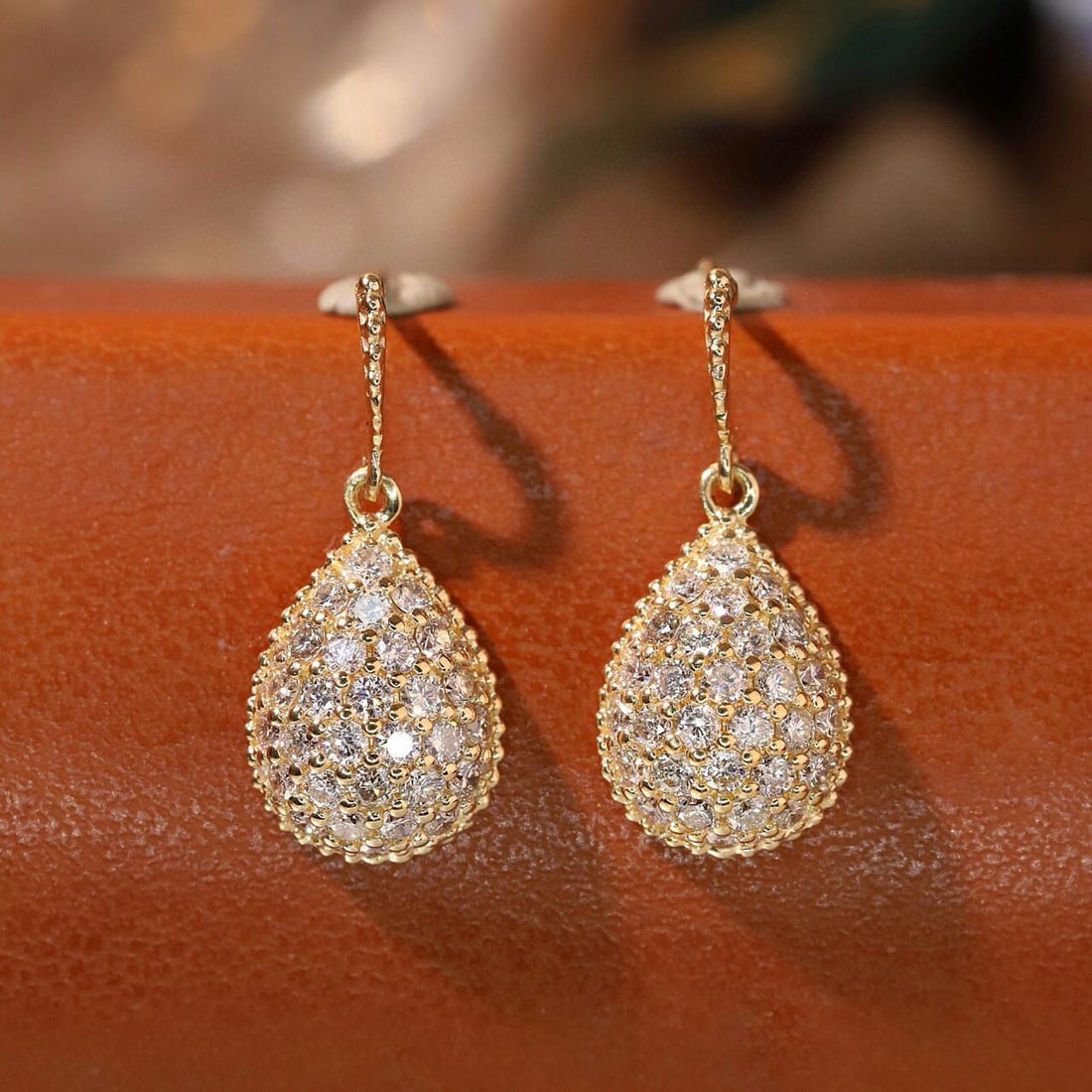14k Gold 0.9 Ct Natural H Diamond Earrings: Ref:231184141 // gold content:14k gold // main gemstone:diamond // shape:round // carat weight:0. 9ct // clarity grade:vs-si // color:h // treatment:natural // cut grade:g // Condition: New Low