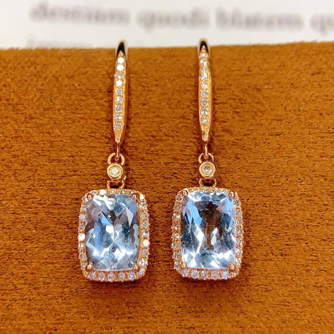14k Gold 2 Ct Natural Aquamarine & Diamond Earrings: Ref:231184158 // gold content:14k gold // main gemstone:aquamarine // shape:cushion // carat weight:2ct // color:blue // treatment:natural // // adjacent gemstone 2 : diamond // number of stones:74