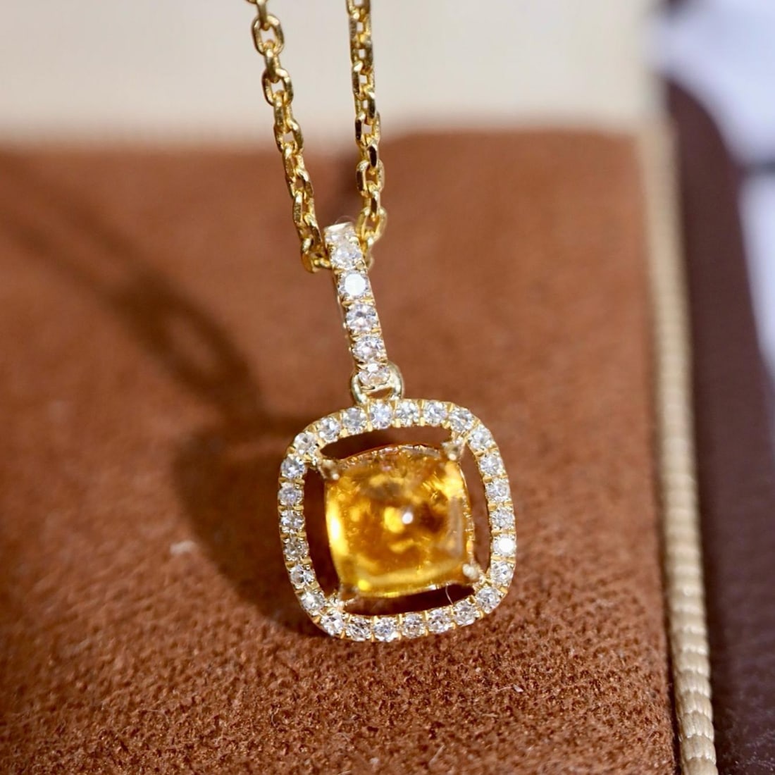 14k Gold 1.1 Ctw Natural Spessartine & Diamond Pendant( Without Chain ): Ref:231184172 // gold content:14k gold // main gemstone:spessartine // shape:sugar-loaf // carat weight:1. 0ct // color:orange // treatment:natural // // adjacent gemstone 2 : diamond // shape:round
